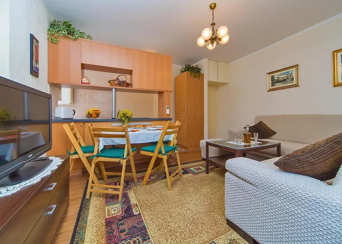 Maru Apartment
