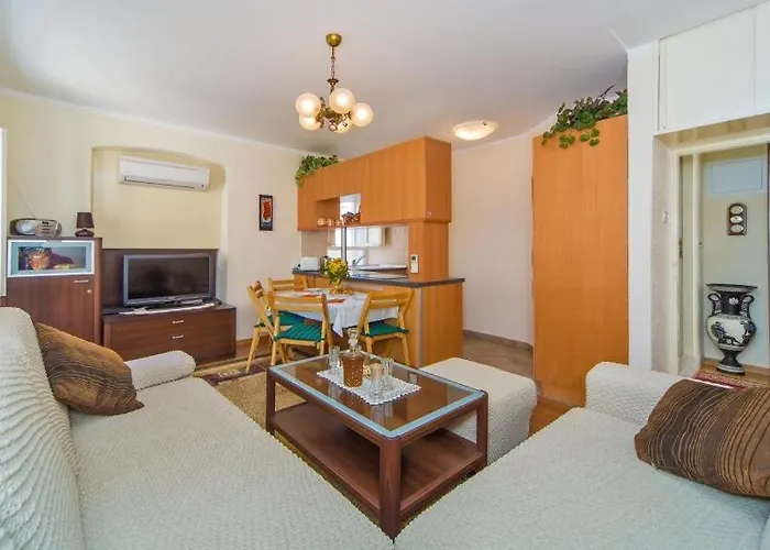 Maru Apartment